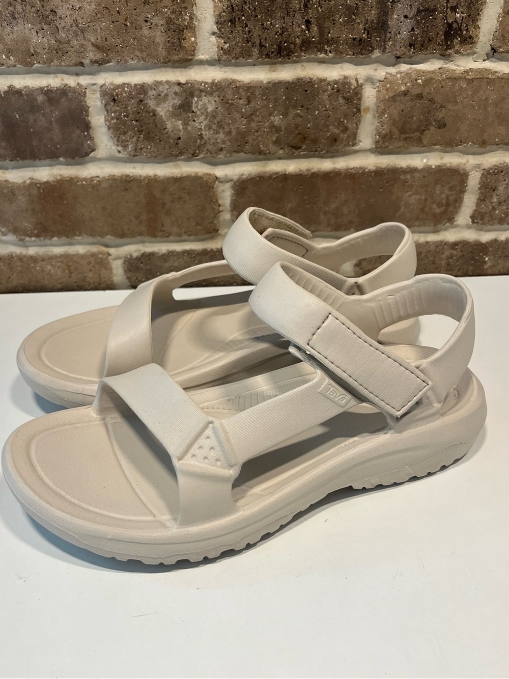 TEVA HURRICANE Cream/Ivory Rubber Sandals Adjustable Comfort Hiking Size M7 W9